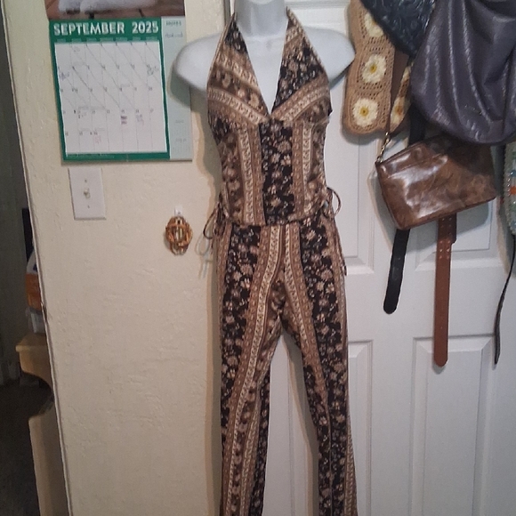 See You Monday Outfit - Picture 1 of 7